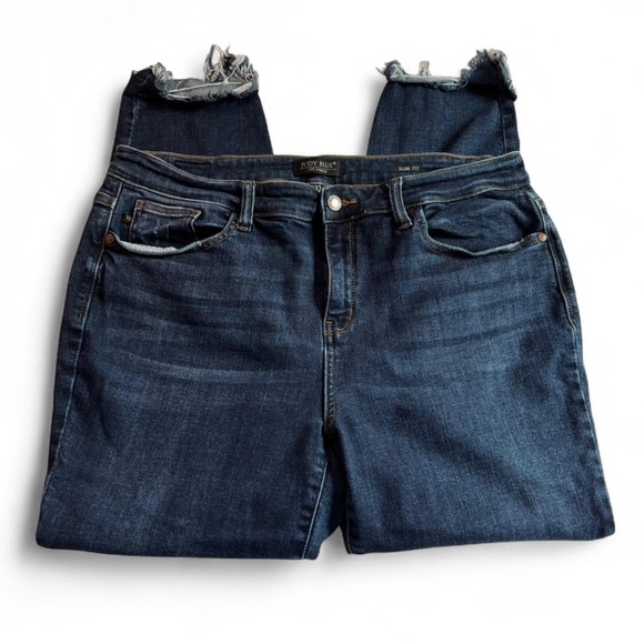 Judy Blue Size 15/32 Slim Fit Jeans Distressed Dark Wash High Rise - Picture 2 of 6